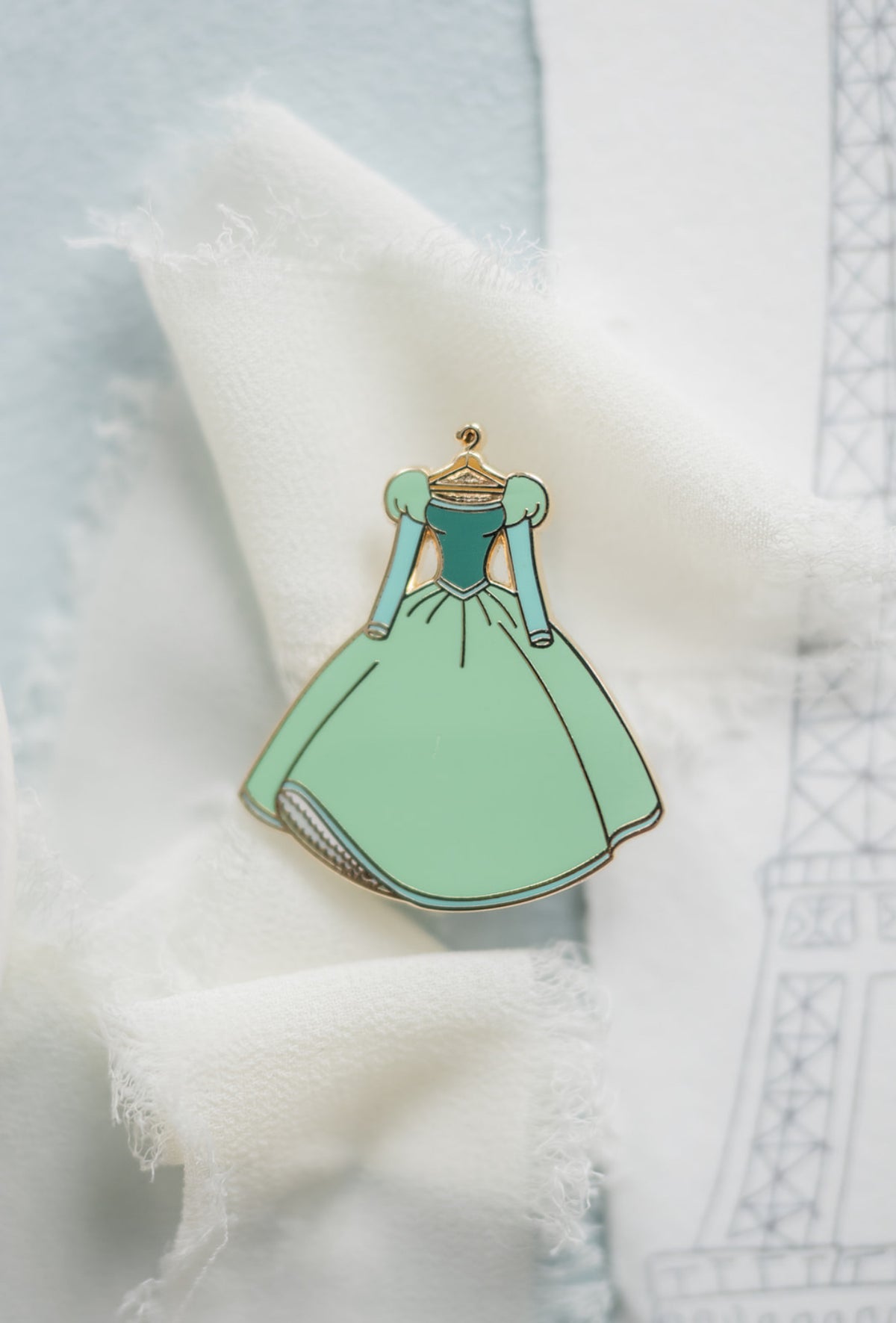 BELLE’S CLOSET GREEN MINI DRESS PIN